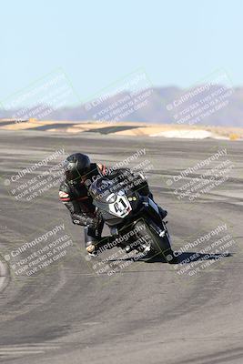 media/Dec-07-2025-CVMA (Sun) [[3e7d2de5dc]]/Race 7-Formula Lightweight Twins Shootout/